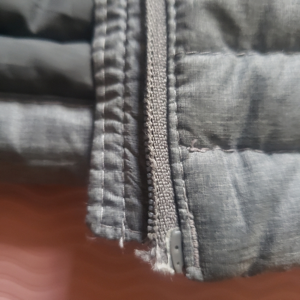 Women's Large Eddie Bauer Down Coat BROKEN ZIPPER Grey Hooded Jacket - Picture 16 of 16